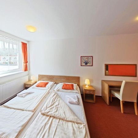 Wellness Hotel Hukvaldy Polopenze A Wellness V Cene Pribor Exterior photo