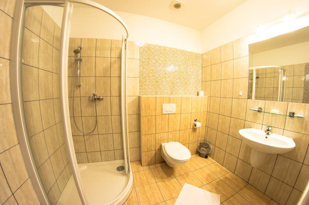 Wellness Hotel Hukvaldy Polopenze A Wellness V Cene Pribor Exterior photo