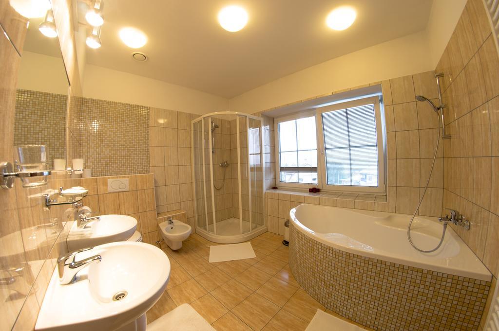 Wellness Hotel Hukvaldy Polopenze A Wellness V Cene Pribor Exterior photo