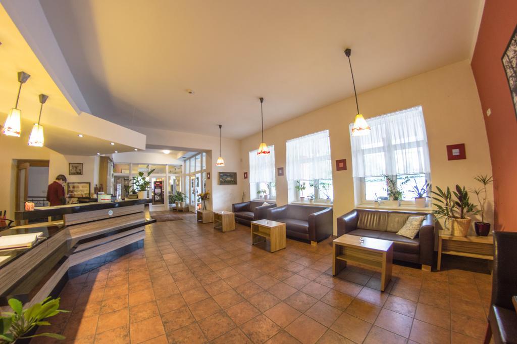 Wellness Hotel Hukvaldy Polopenze A Wellness V Cene Pribor Exterior photo