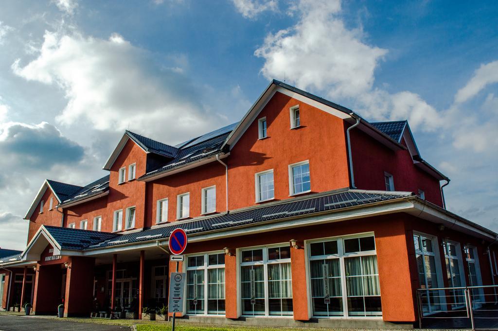 Wellness Hotel Hukvaldy Polopenze A Wellness V Cene Pribor Exterior photo