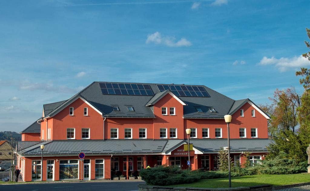 Wellness Hotel Hukvaldy Polopenze A Wellness V Cene Pribor Exterior photo